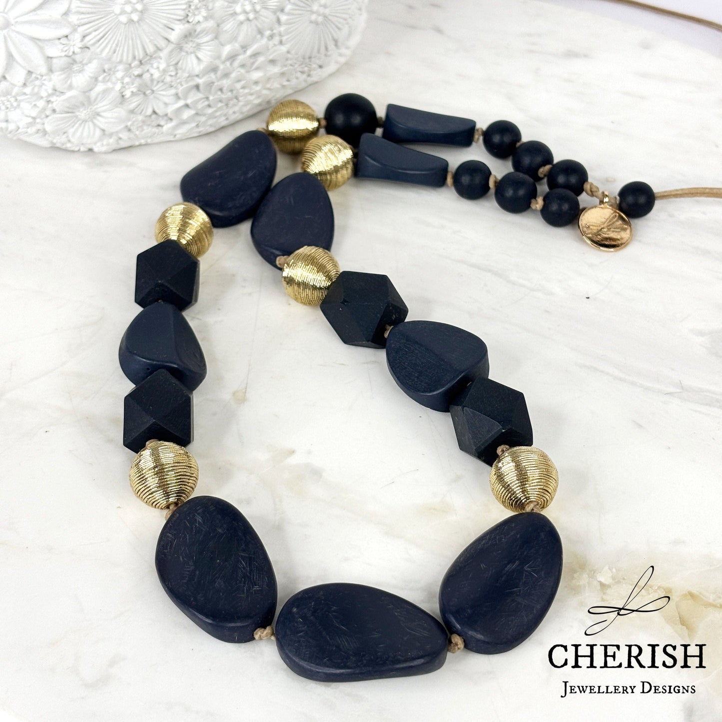 Daphne Resin Necklace