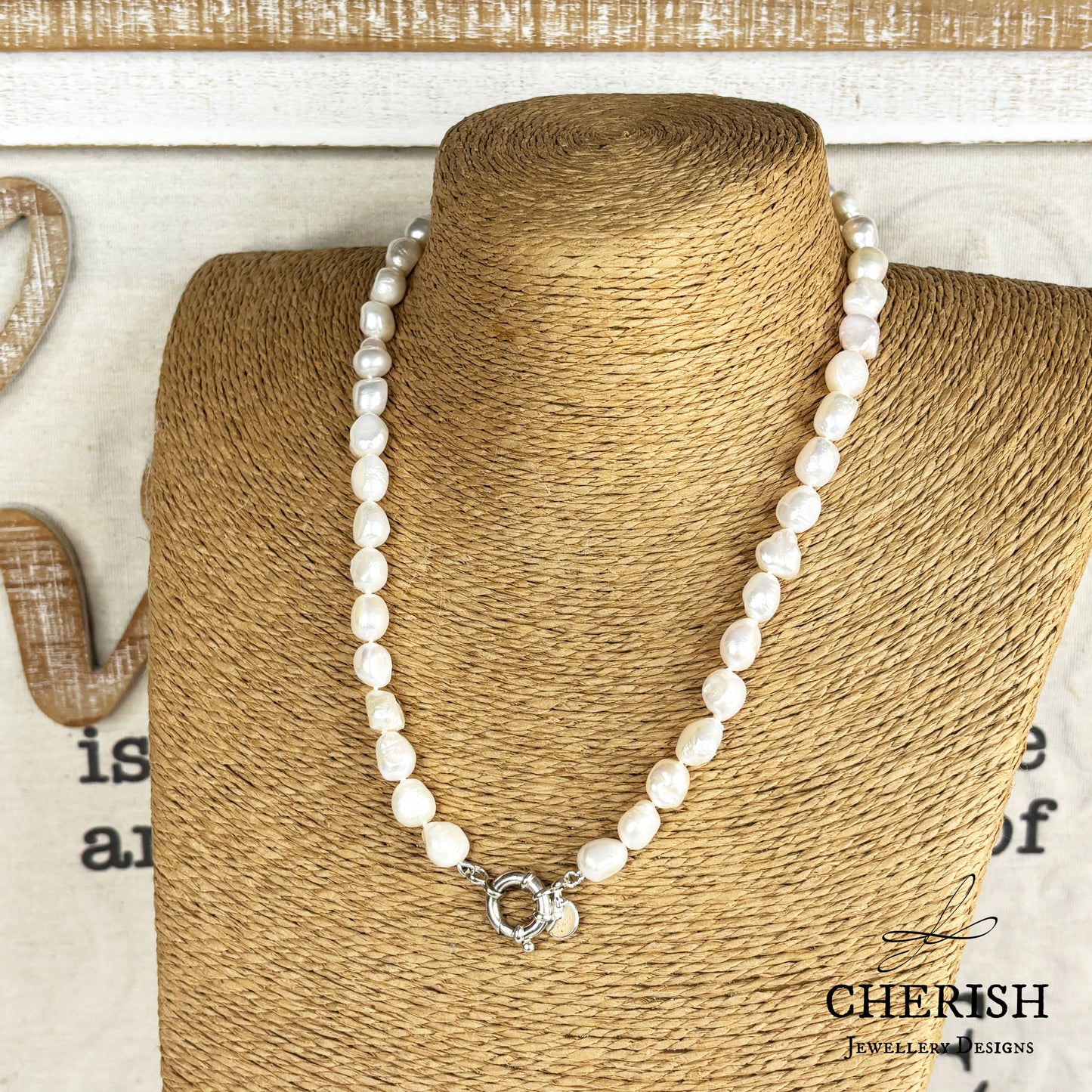 Anne Pearl Necklace