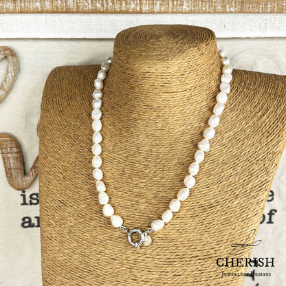 Anne Pearl Necklace