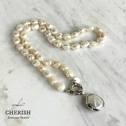 Anne Pearl Necklace