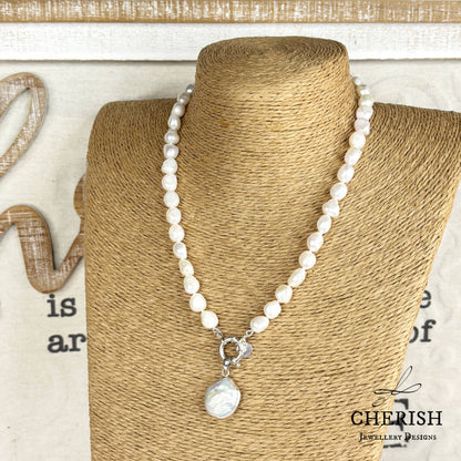 Anne Pearl Necklace
