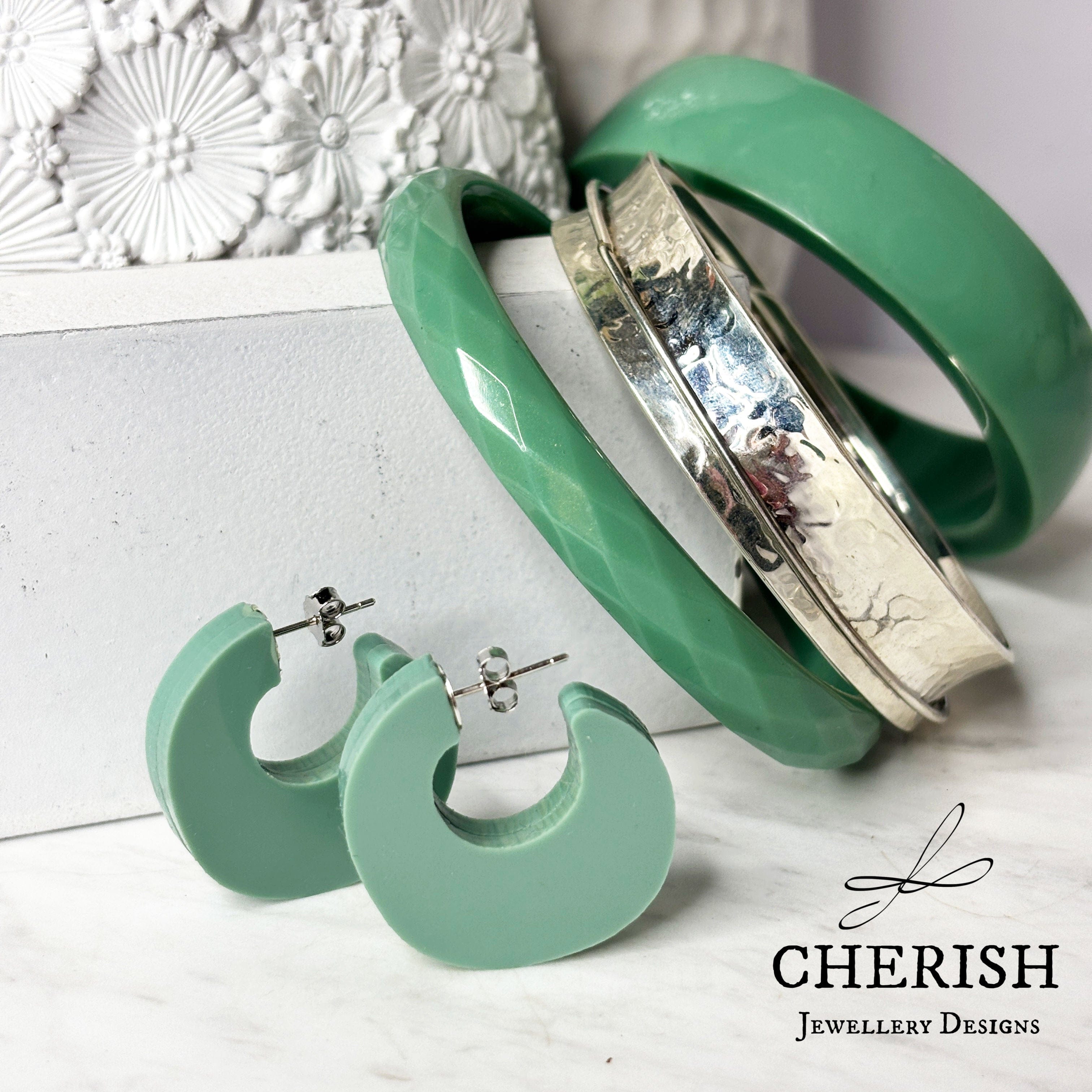 Cove Organic Resin Hoop Earrings