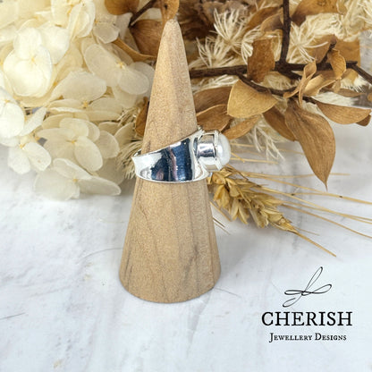 Small Pearl Ring with wide band