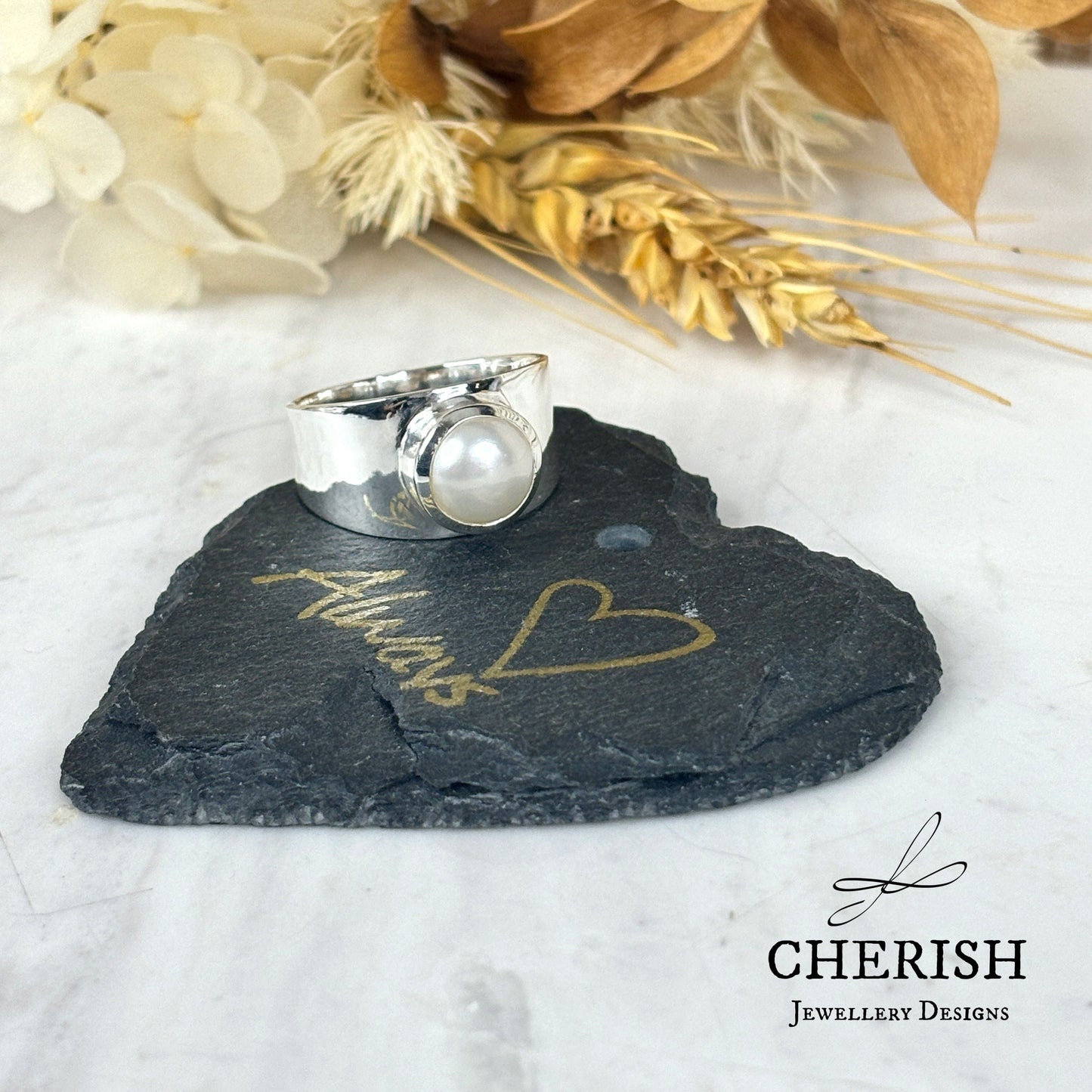 Small Pearl Ring with wide band