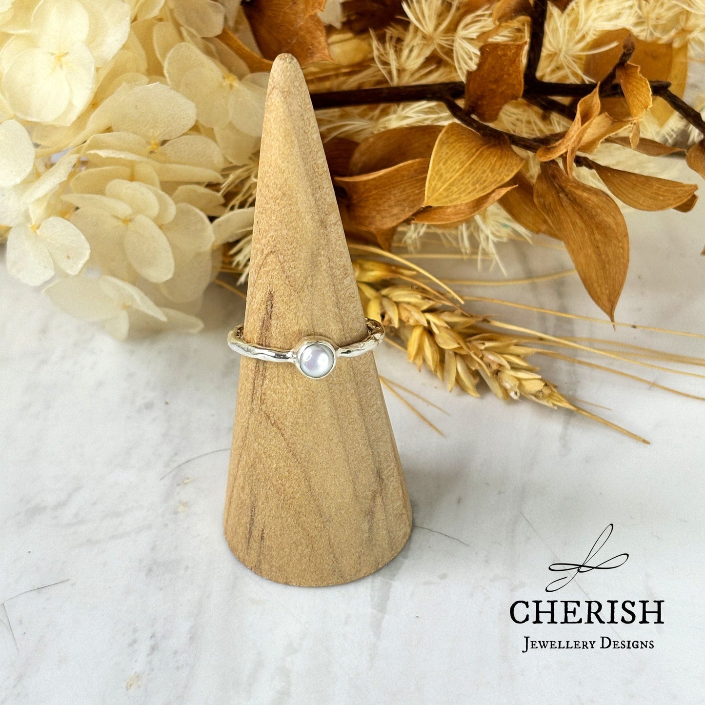 Small Pearl Hammered Band Ring