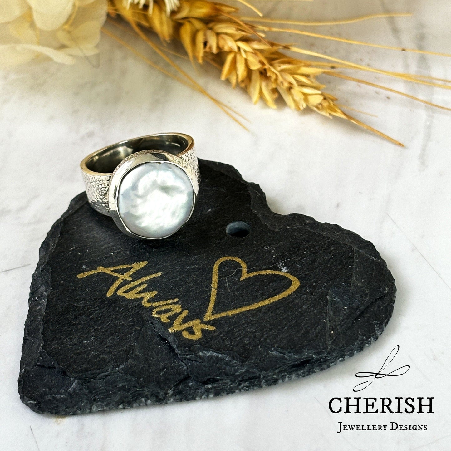 Baroque Pearl Ring with Patterned Band