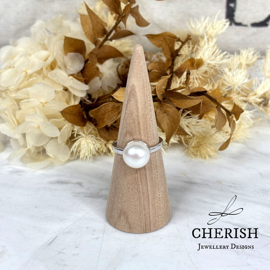 Simple Pearl Ring