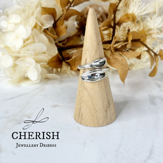 Concave Leaf Ring