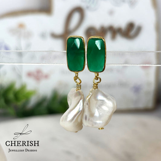 Viviene Golden Glamour Gemstone & Pearl earrings - Green Onyx