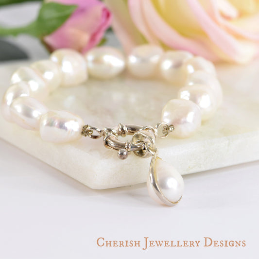 Bella Pearl Bracelet